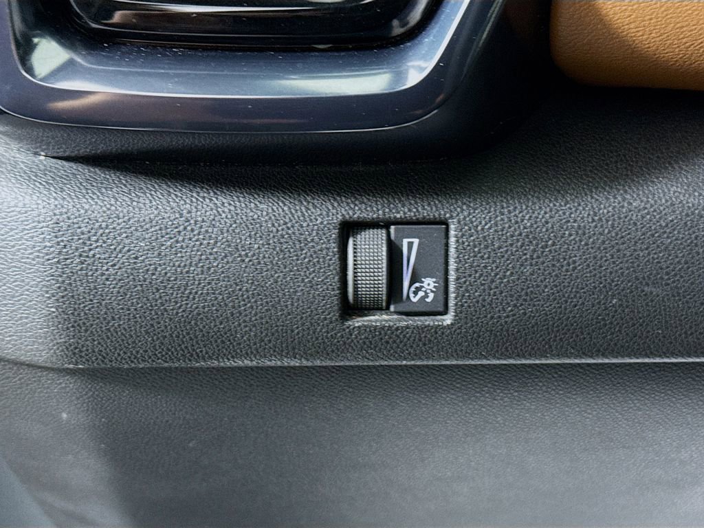 Used 2023 GMC Canyon AT4 image 10