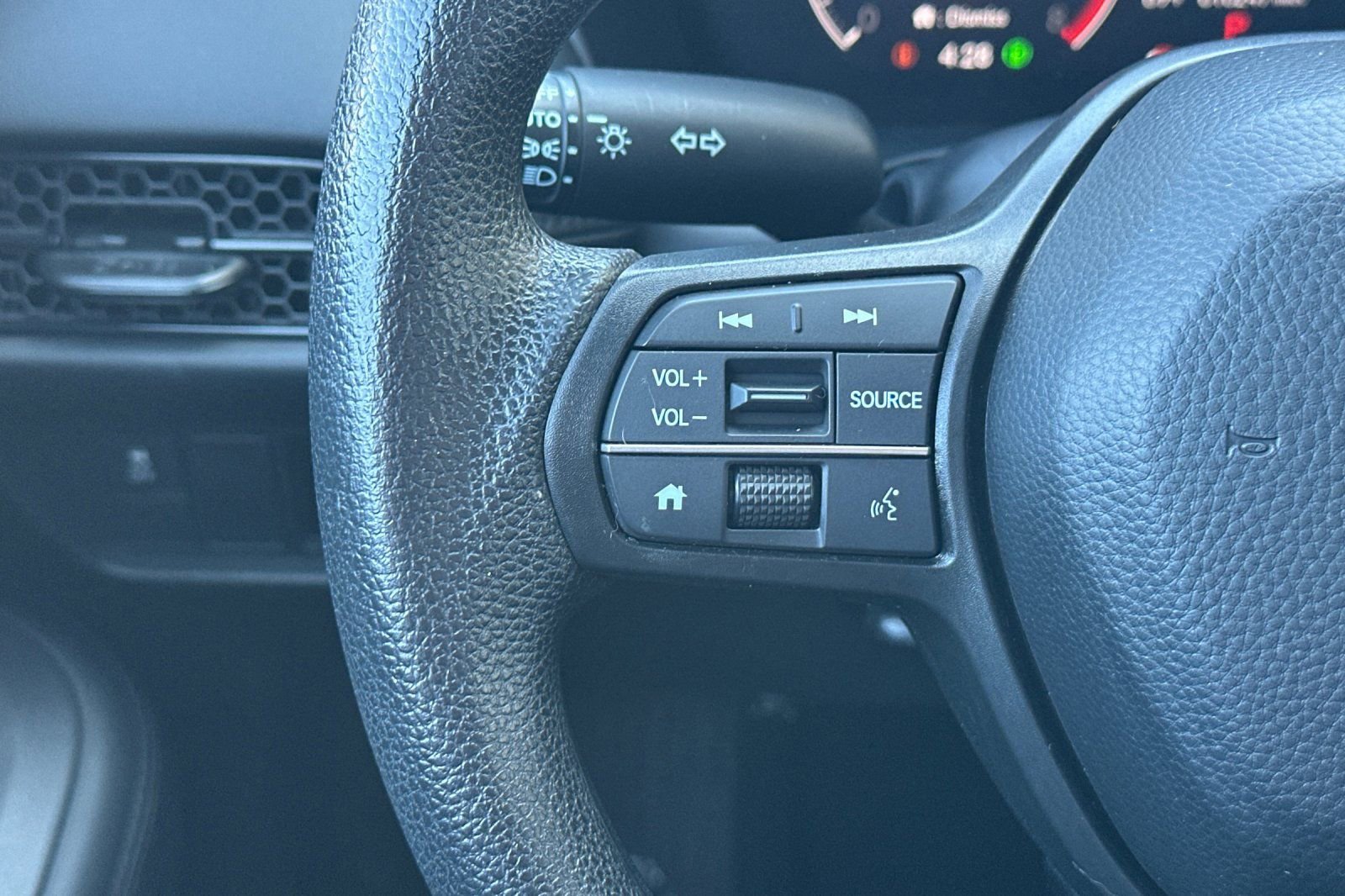 Used 2024 Honda HR-V LX image 28