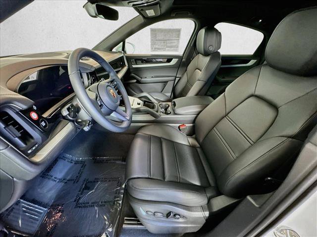 New 2026 Porsche Cayenne Coupe AWD/4WD image 5