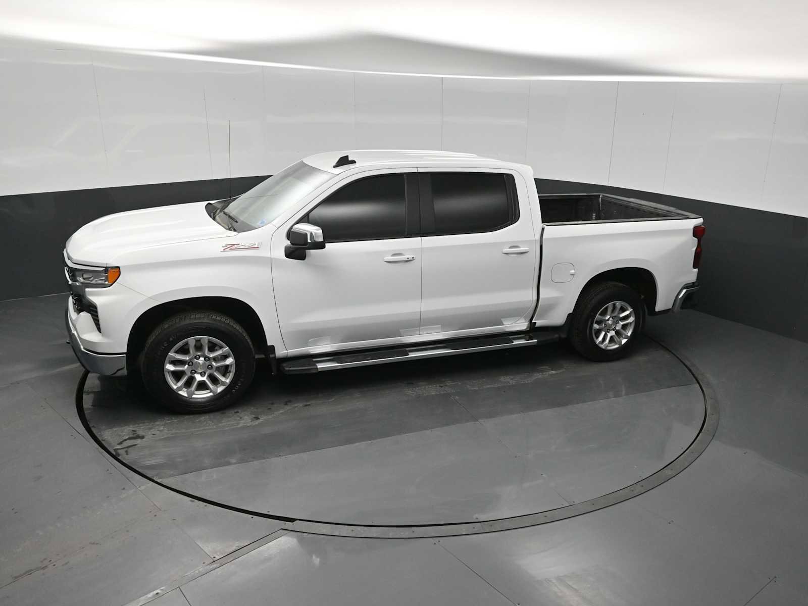 Used 2025 Chevrolet Silverado 1500 LT image 13