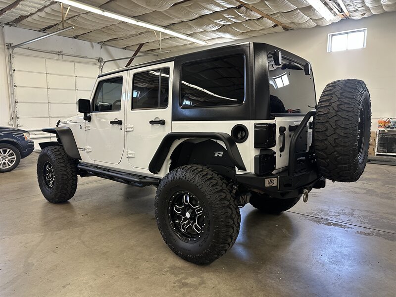 Used 2015 Jeep Wrangler Unlimited Rubicon w/ Connectivity Group AWD/4WD image 5