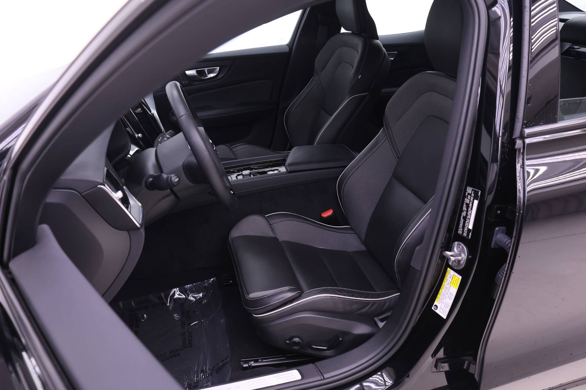 Certified 2024 Volvo S60 B5 Plus w/ Protection Package Premier FWD image 7