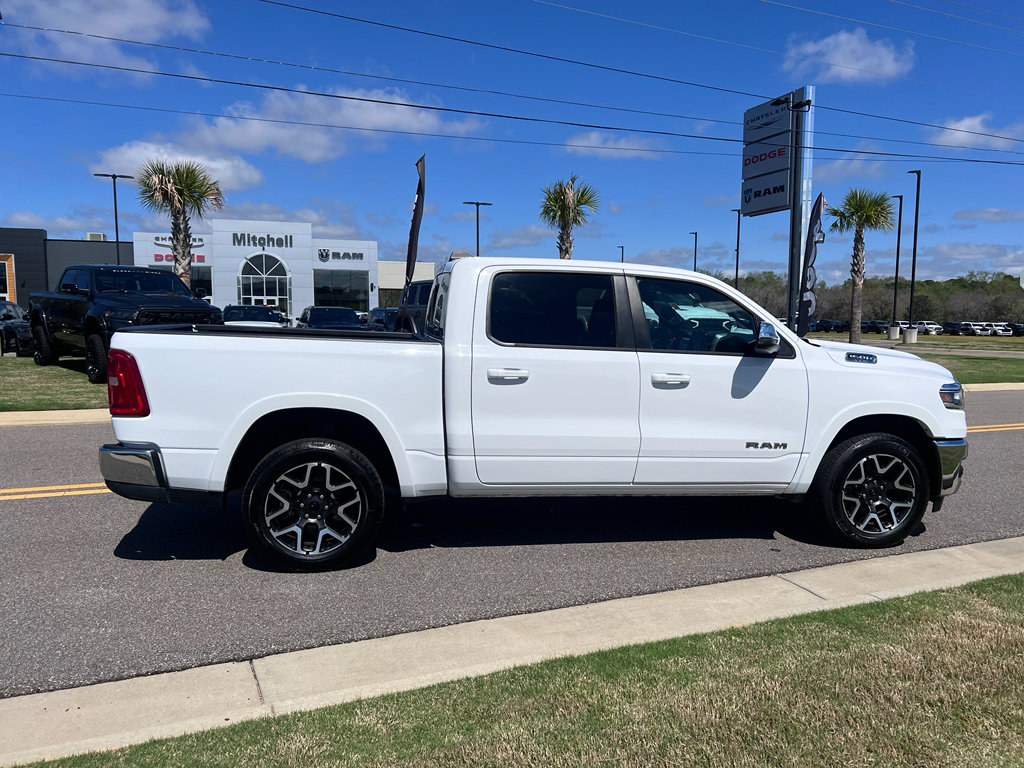 Certified 2025 RAM 1500 Laramie AWD/4WD image 3