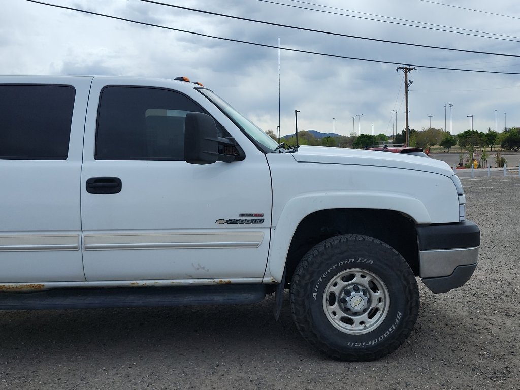 Used 2005 Chevrolet Silverado 2500 LS w/ Heavy-Duty Power Package image 4