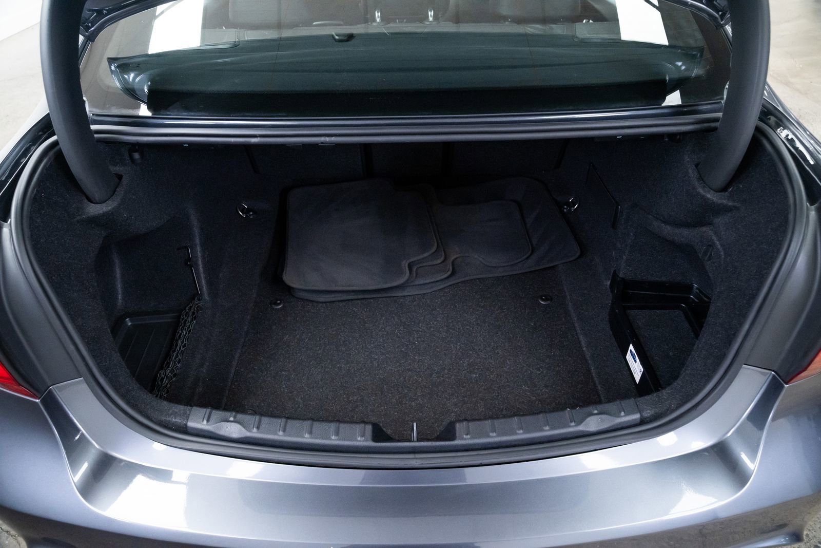 Used 2016 BMW 340i xDrive Sedan w/ Technology Package image 8