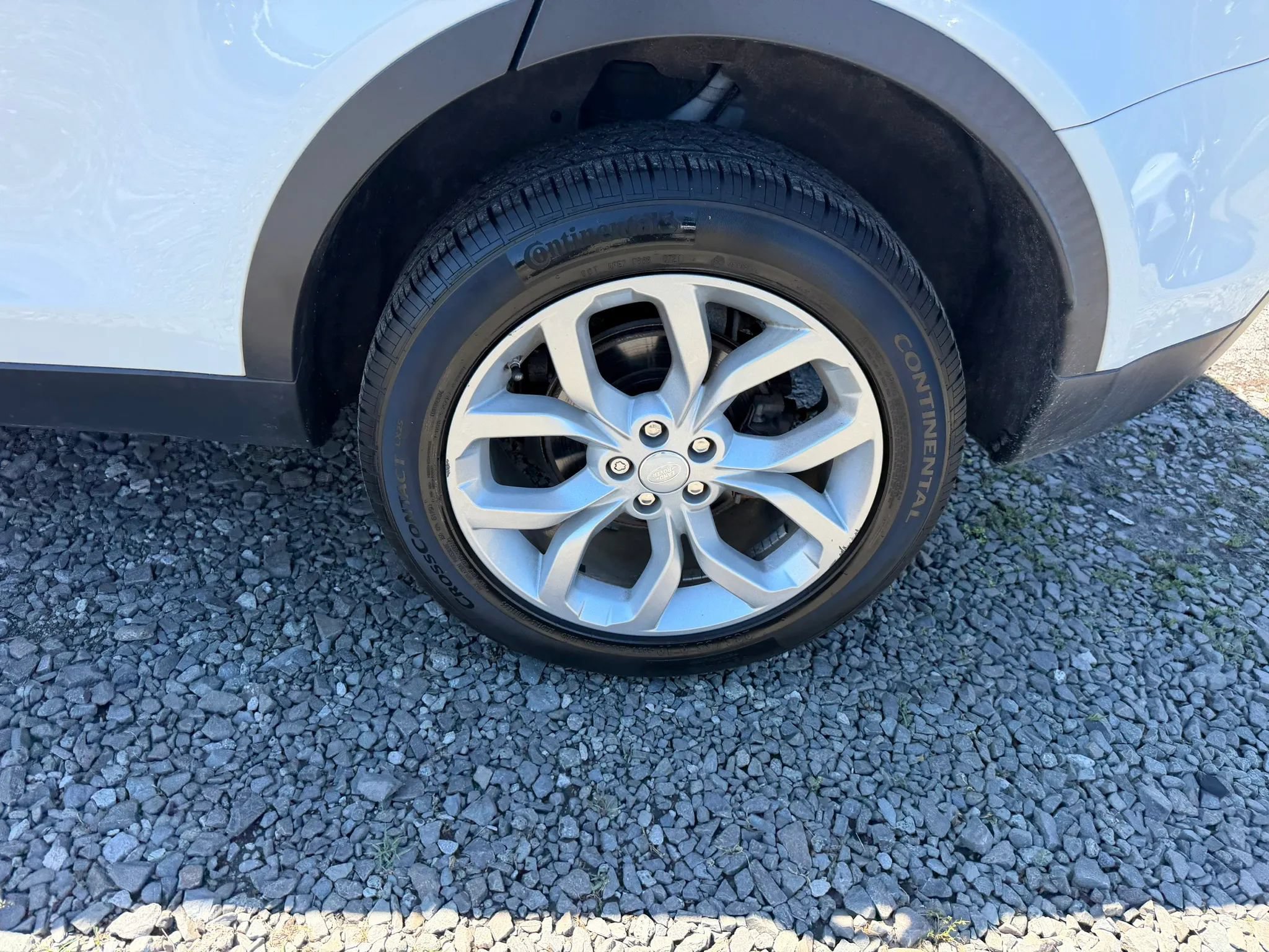 Used 2018 Land Rover Discovery Sport HSE AWD/4WD image 9