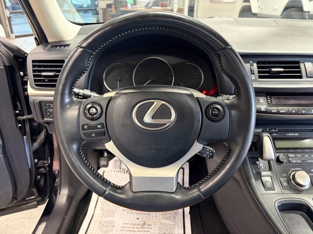Used 2015 Lexus CT 200h FWD image 12