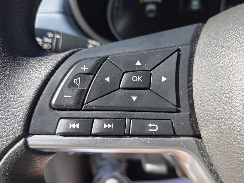 Used 2025 Nissan Versa SV FWD image 25