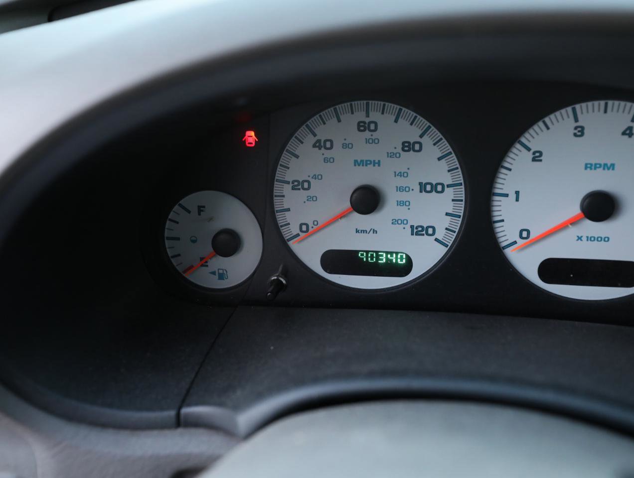 Used 2002 Chrysler Town & Country EX image 19