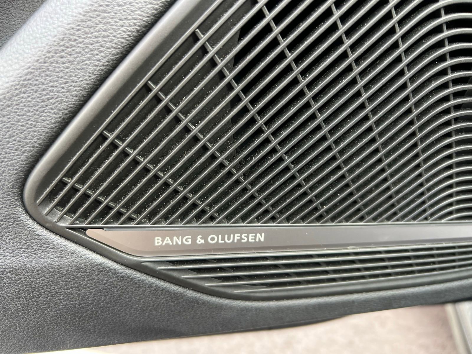 Used 2019 Audi RS 5 w/ Black Optic Carbon Package image 28