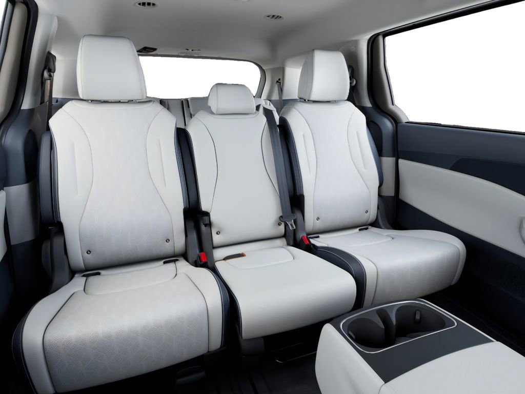 New 2026 Kia Carnival EX image 16