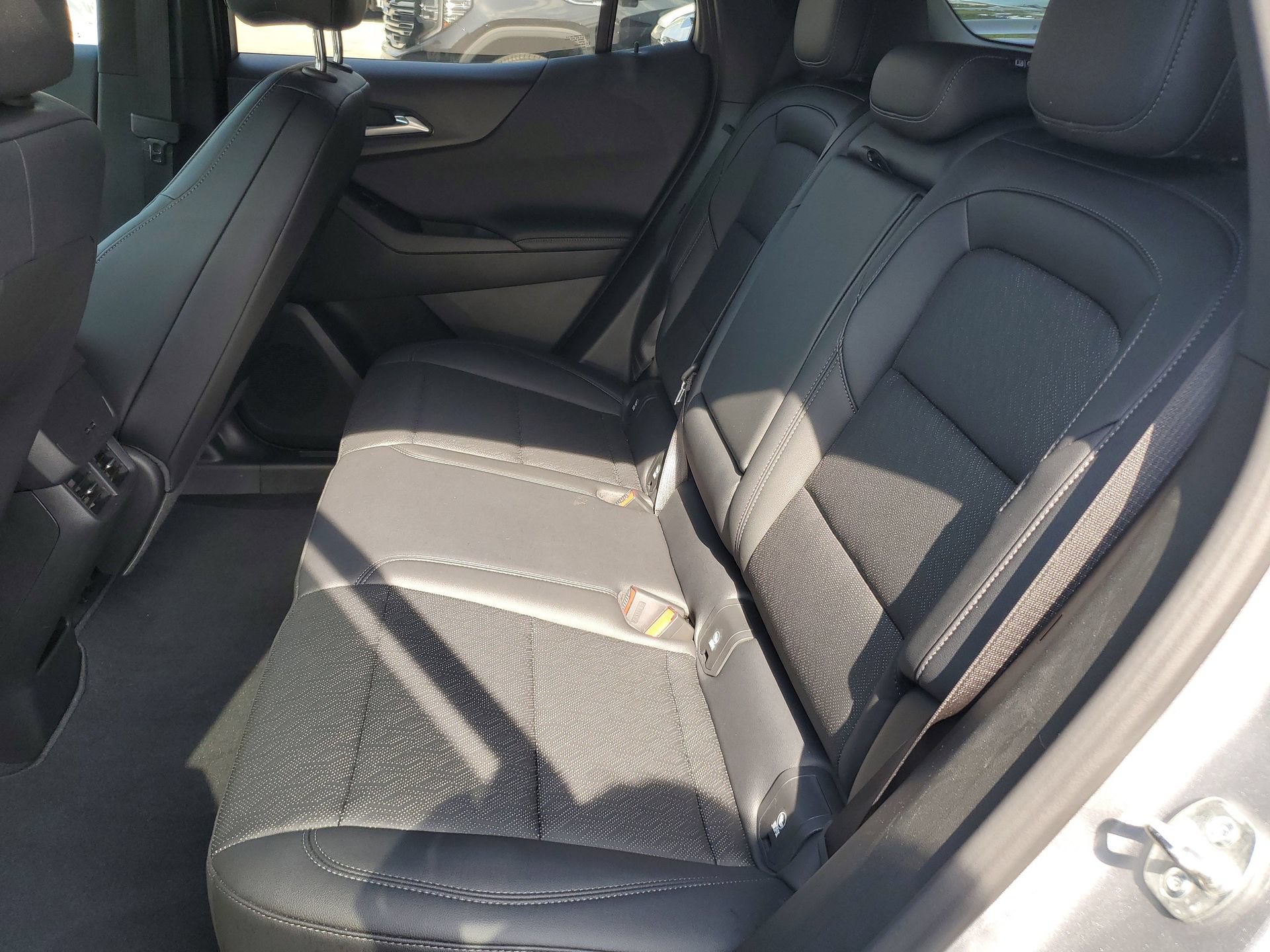 Used 2026 Chevrolet Equinox LT w/ Convenience Package II FWD image 12