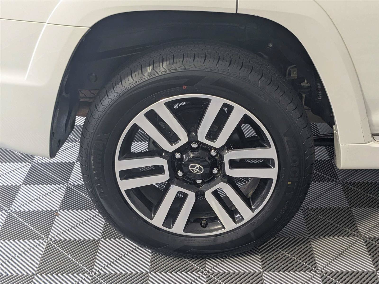 Used 2024 Toyota 4Runner Limited AWD/4WD image 10