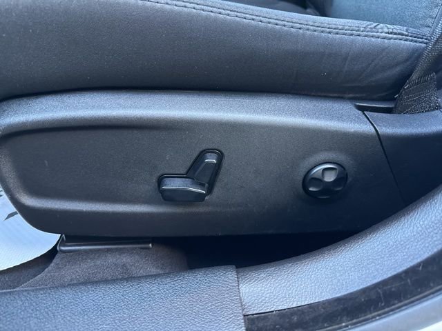 Used 2021 Chrysler 300 Touring w/ Sport Appearance Package image 29