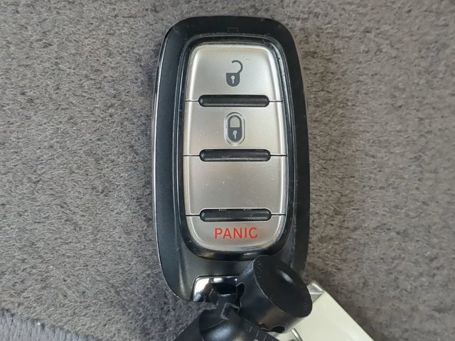 Used 2017 Chrysler Pacifica LX FWD image 26