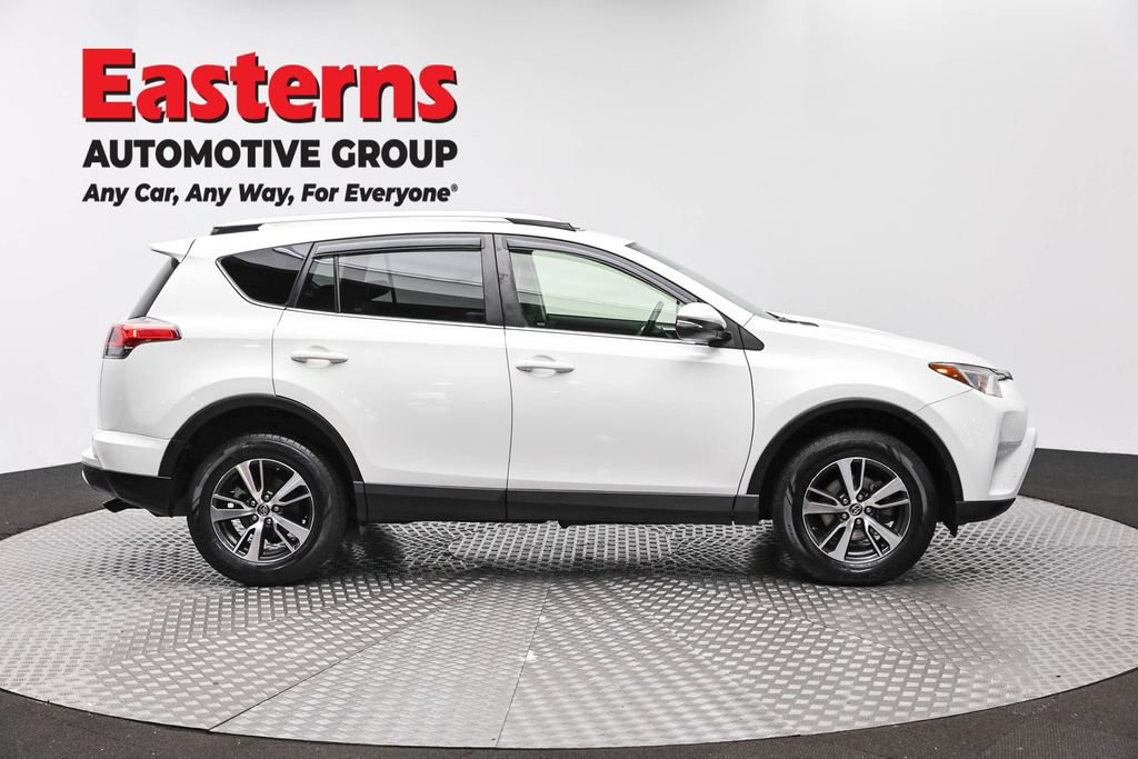 Used 2018 Toyota RAV4 XLE AWD/4WD image 4