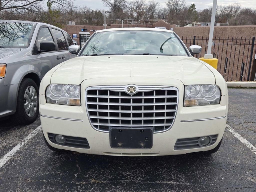 Used 2010 Chrysler 300 Touring image 4