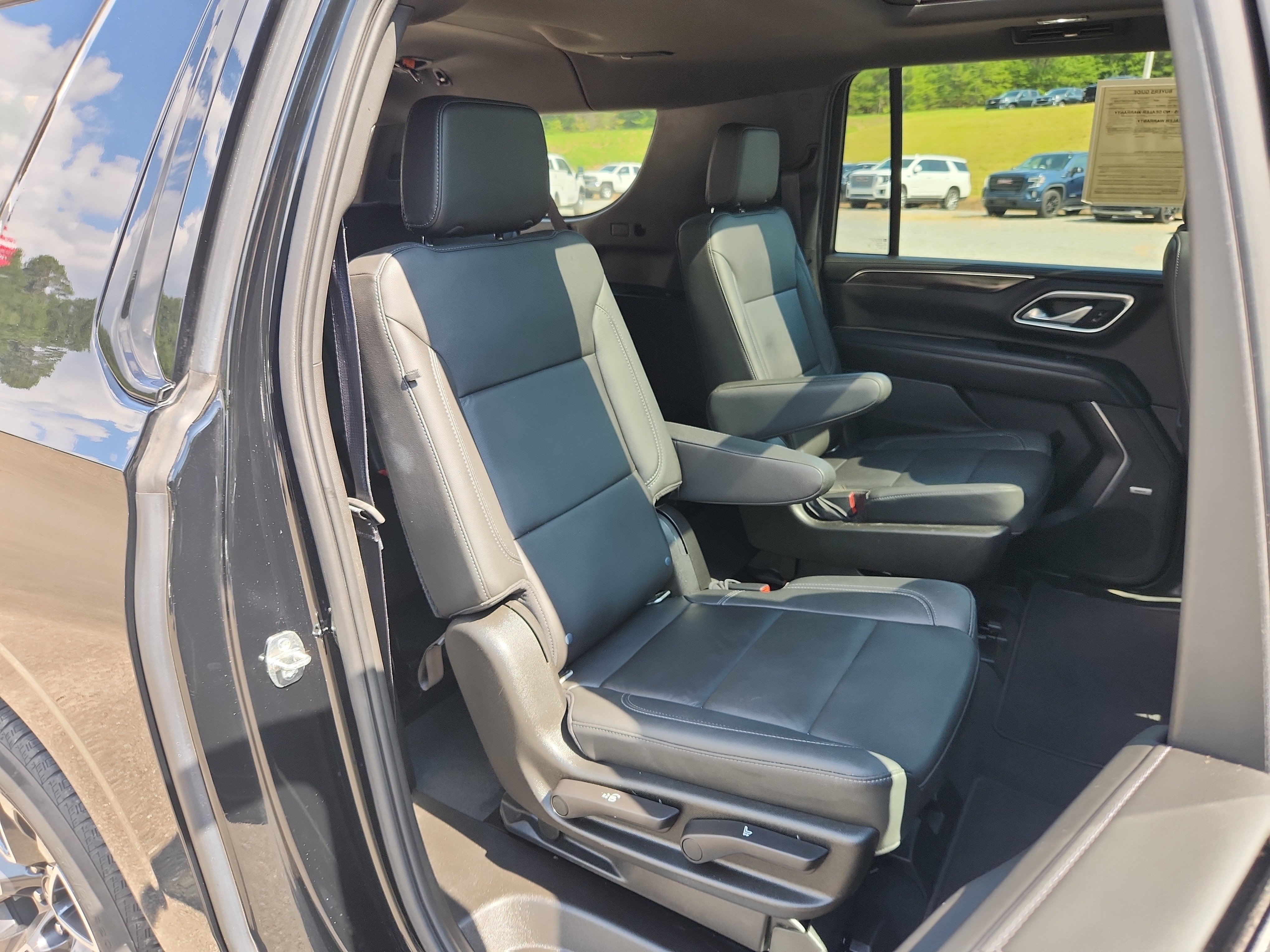 Used 2021 Chevrolet Suburban Z71 w/ Z71 Signature Package AWD/4WD image 42