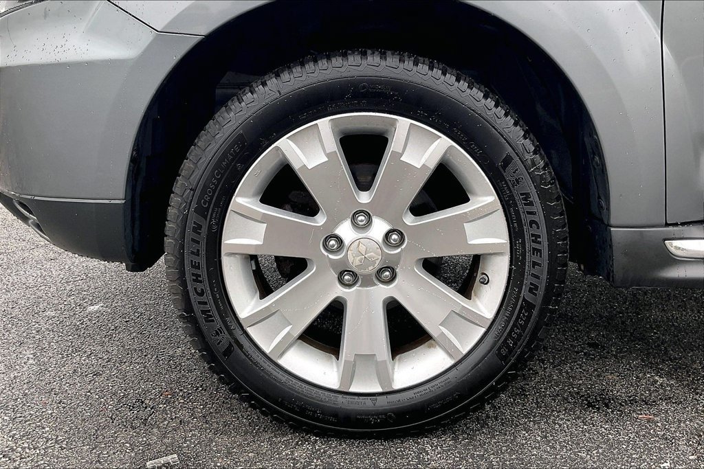 Used 2013 Mitsubishi Outlander SE AWD/4WD image 10