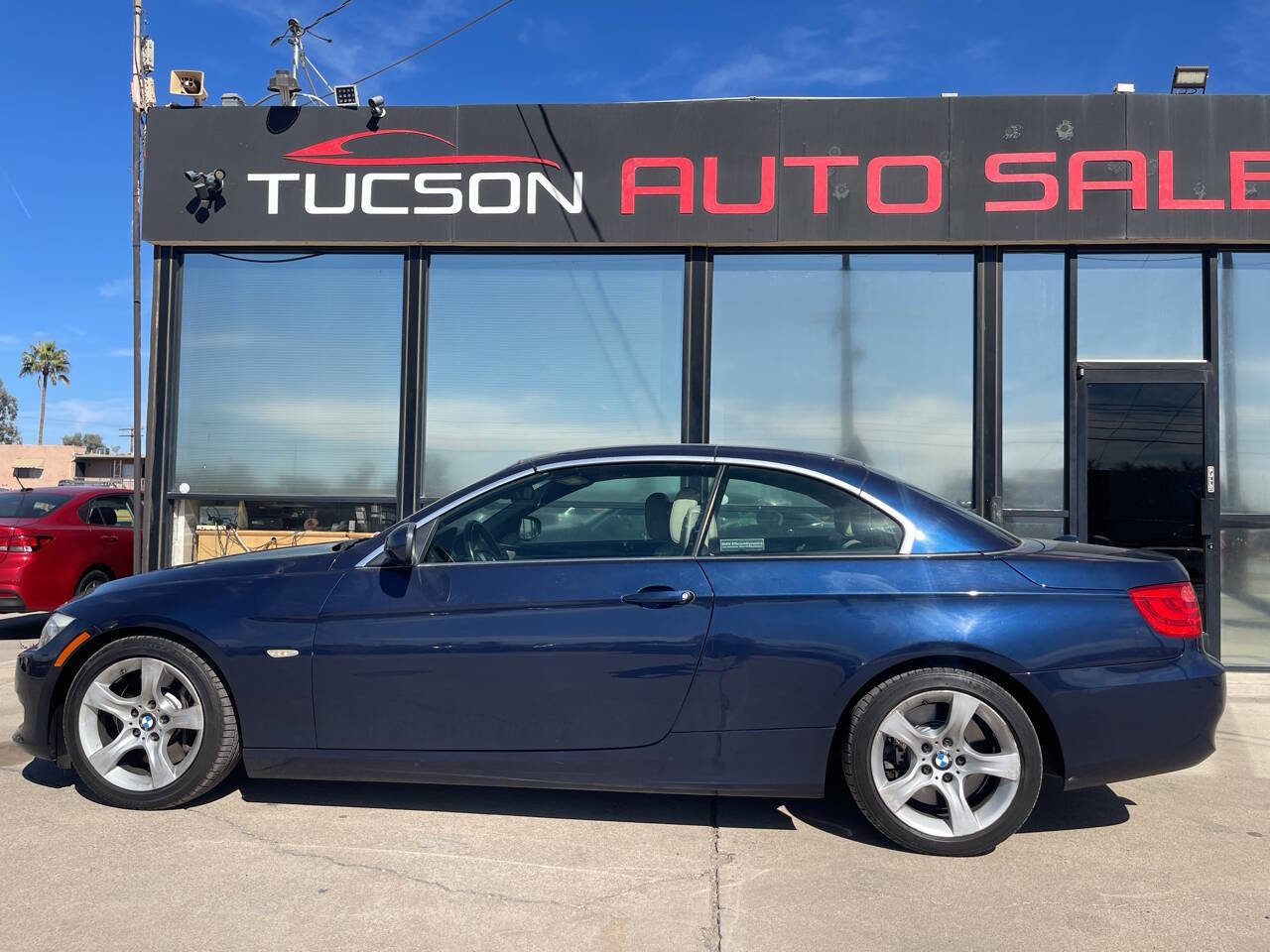 Used 2013 BMW 335i Convertible RWD image 25