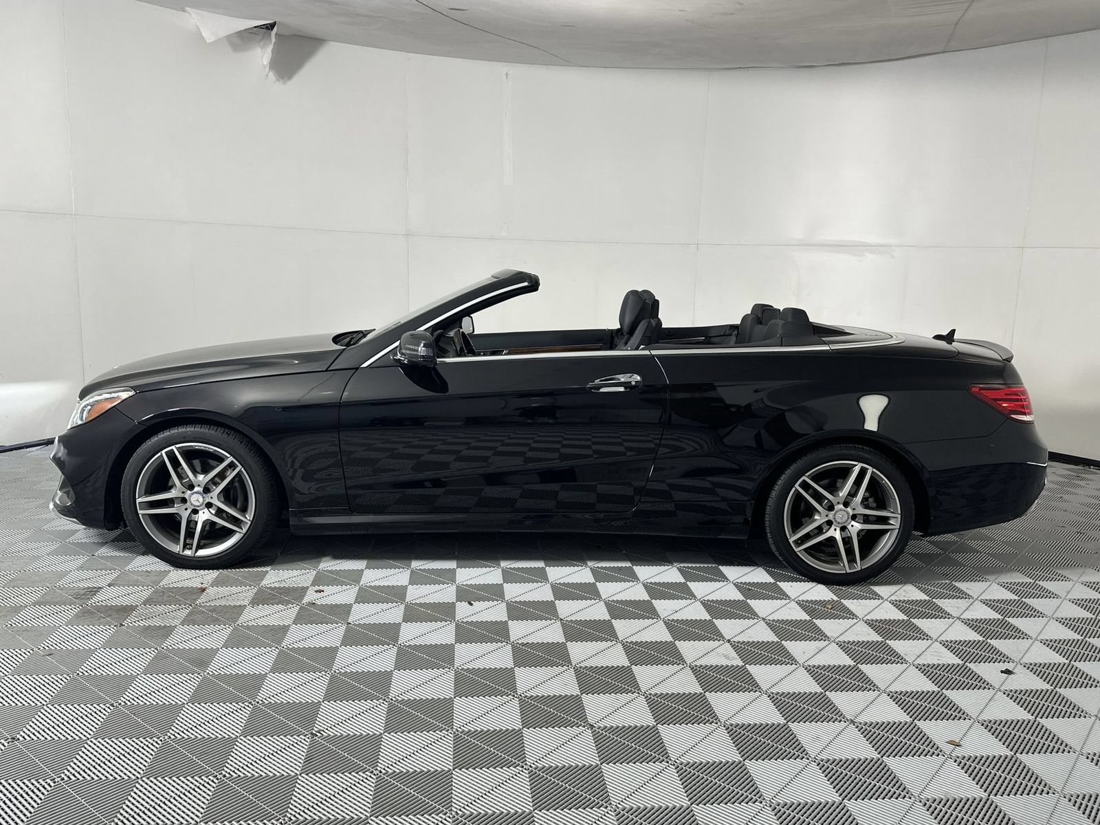 Used 2017 Mercedes-Benz E 400 Cabriolet w/ Premium 2 Package image 5