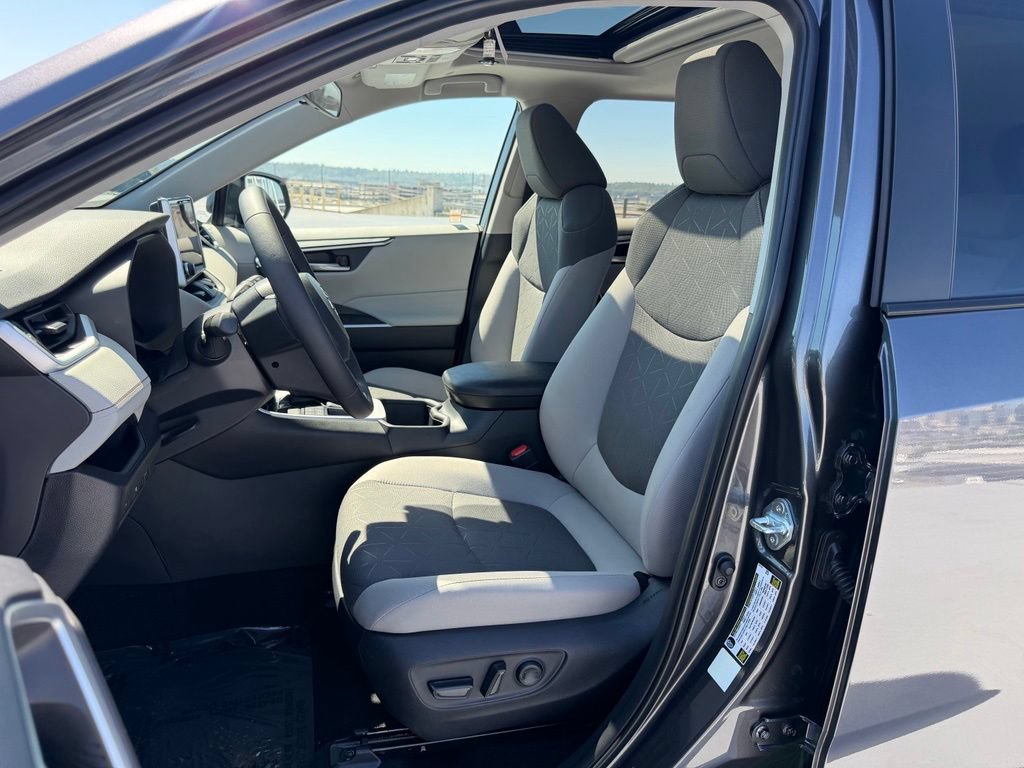Used 2025 Toyota RAV4 XLE w/ Convenience Package AWD/4WD image 10