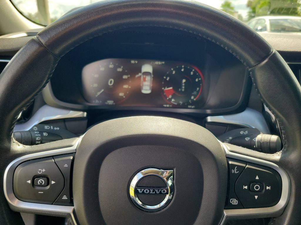 Used 2020 Volvo S60 T5 Momentum FWD image 23