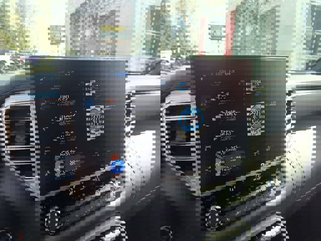 Used 2024 Toyota Tundra Platinum image 16