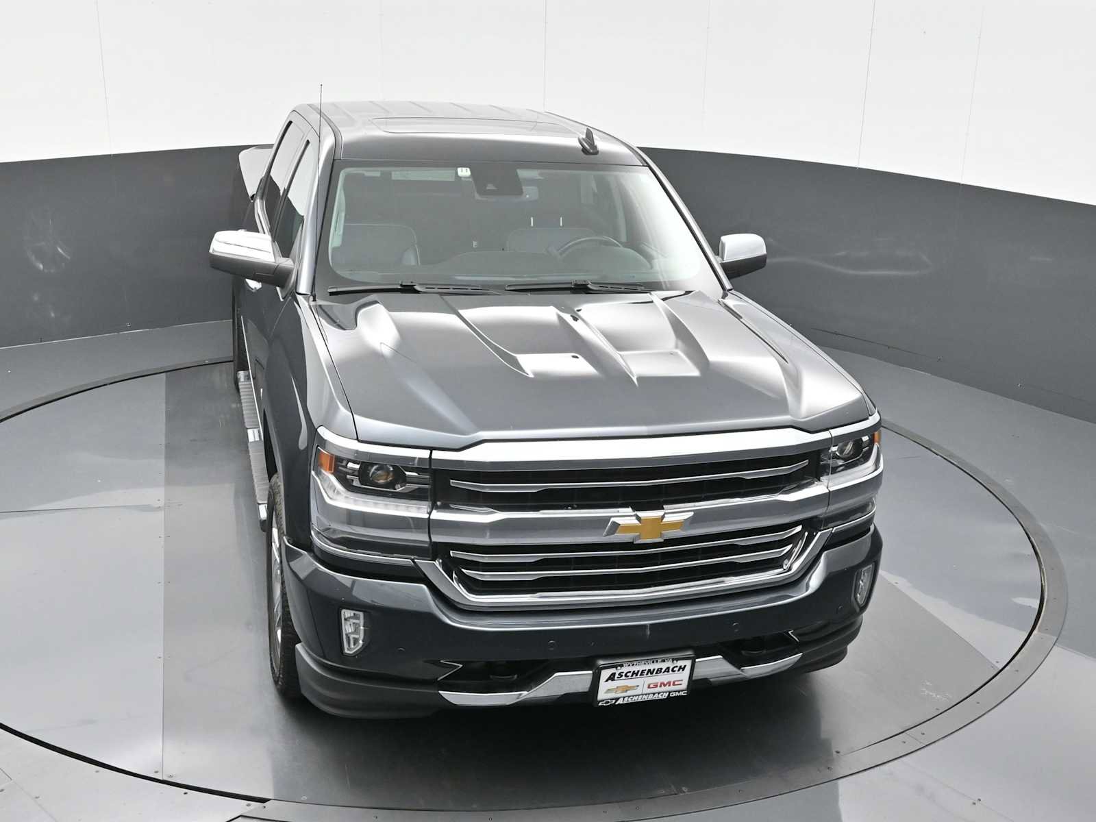 Used 2018 Chevrolet Silverado 1500 High Country image 16