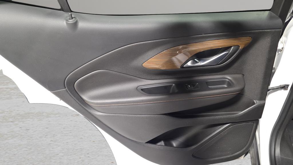 Used 2020 GMC Terrain SLE image 12