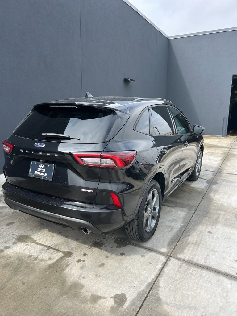 Used 2024 Ford Escape ST-Line image 4