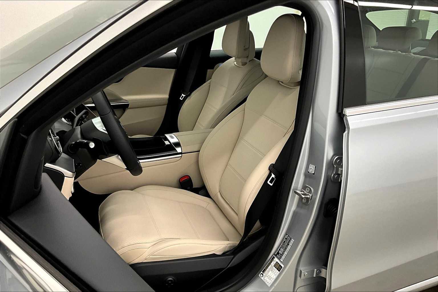 New 2025 Mercedes-Benz C 300 Sedan image 9