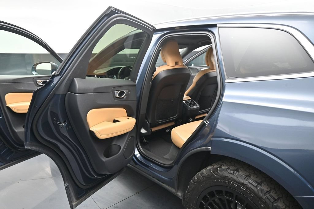 Used 2019 Volvo XC60 T6 Inscription w/ Protection Package Premier AWD/4WD image 17