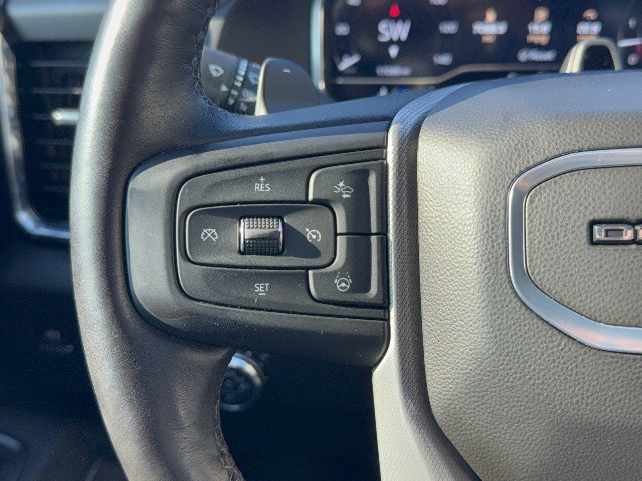 Used 2025 GMC Sierra 1500 Denali AWD/4WD image 18