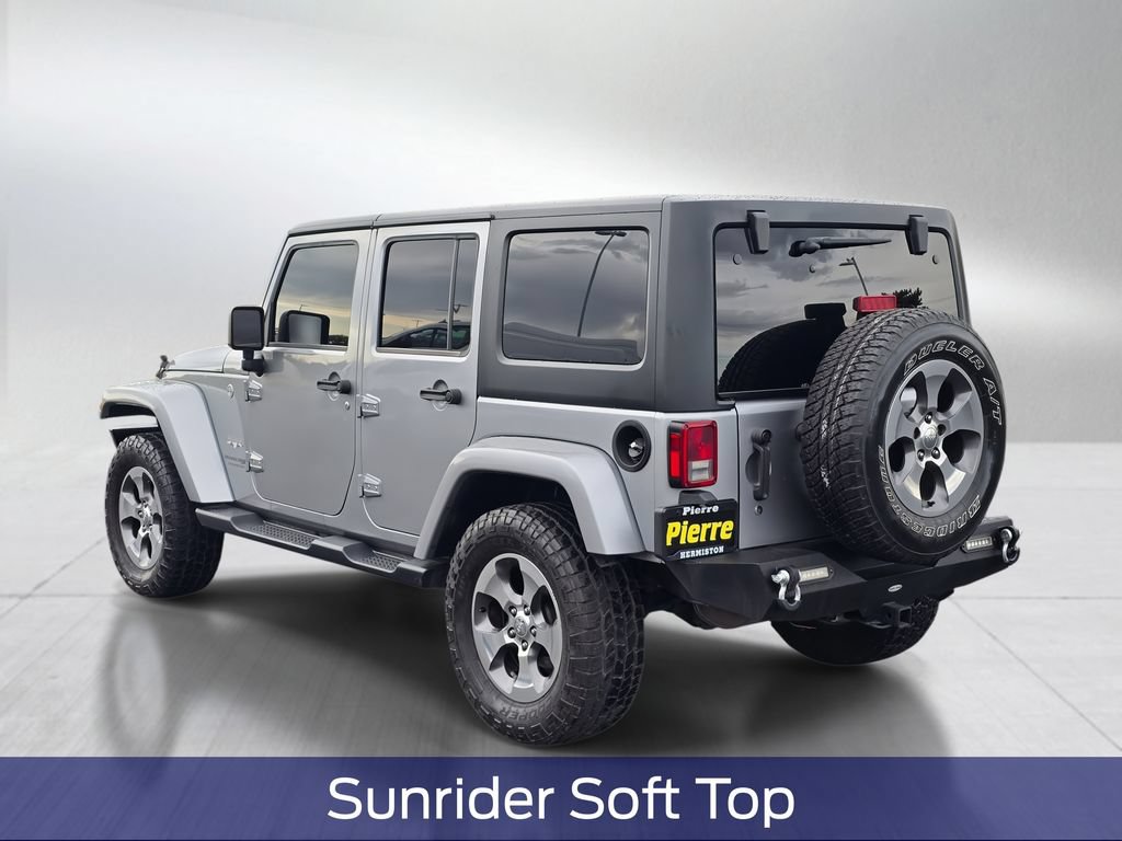 Used 2018 Jeep Wrangler Unlimited Sahara AWD/4WD image 4