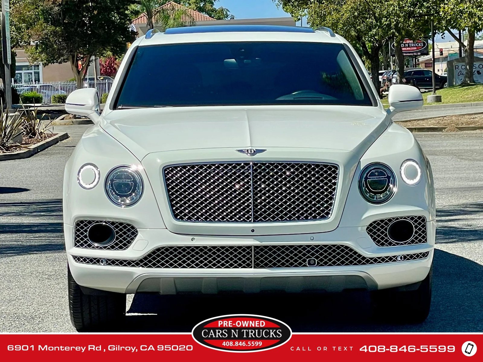 Used 2018 Bentley Bentayga AWD/4WD image 2