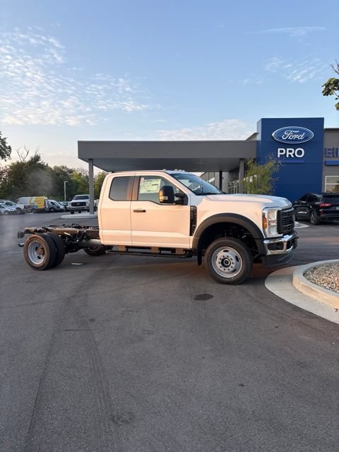 New 2027 Ford F550 4x4 Supercab Super Duty w/ XL Chrome Package image 1