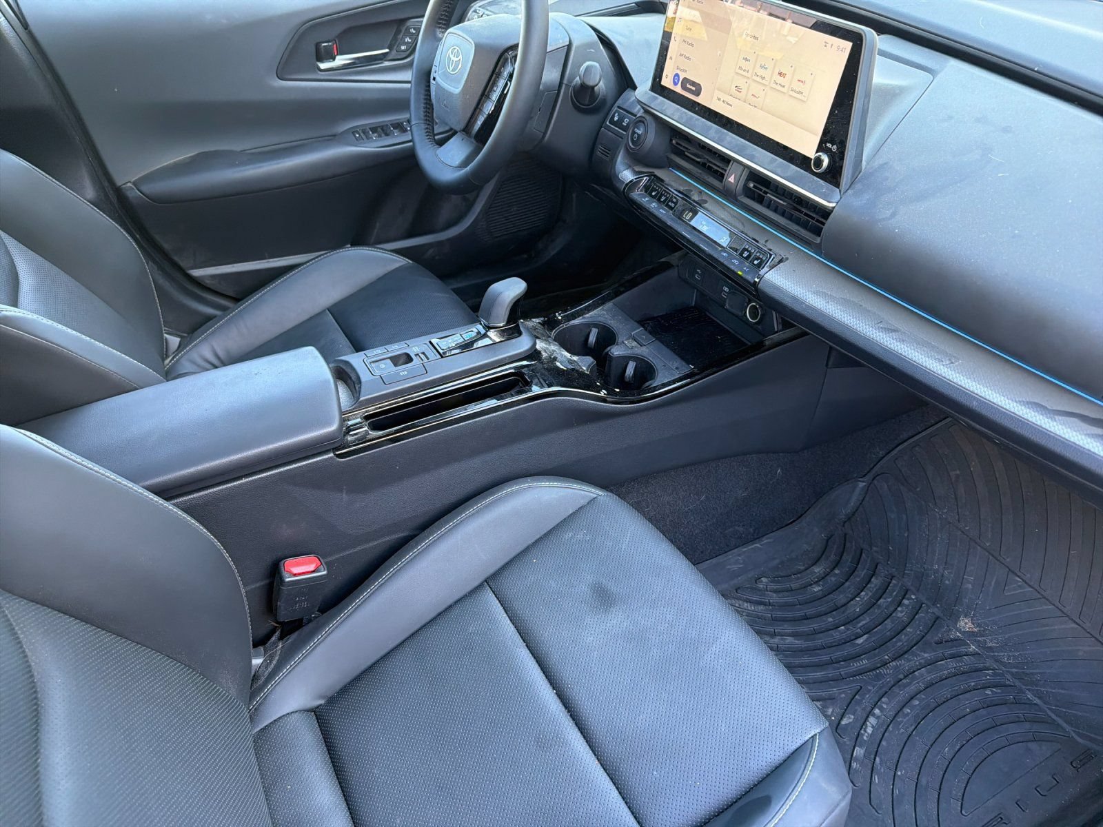 Used 2024 Toyota Prius Limited w/ Limited Premium Package FWD image 15