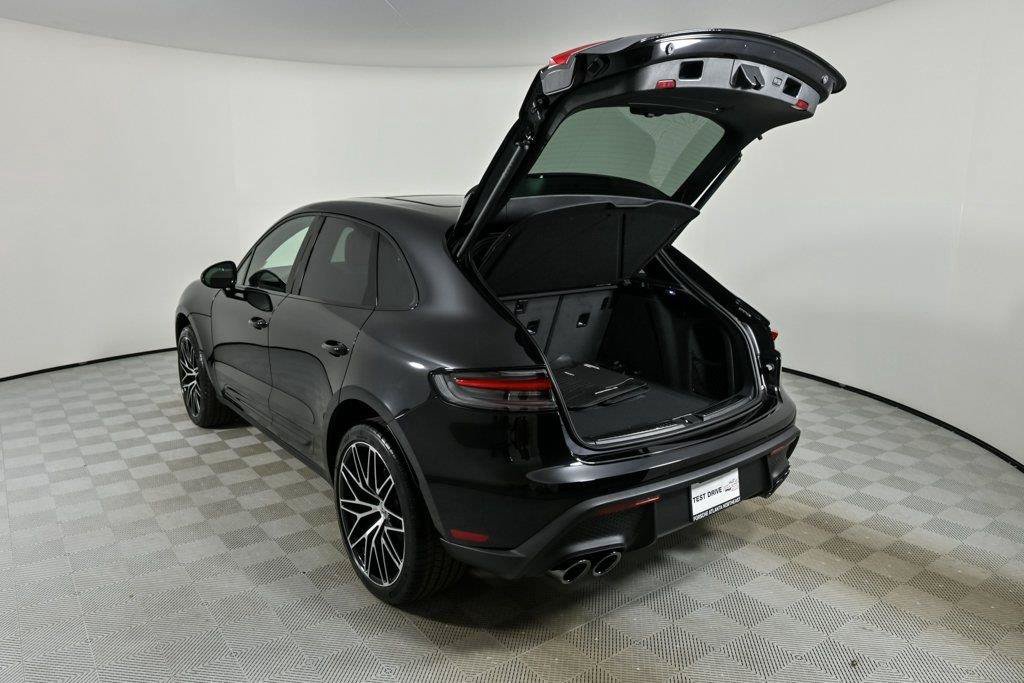 New 2026 Porsche Macan AWD/4WD image 32