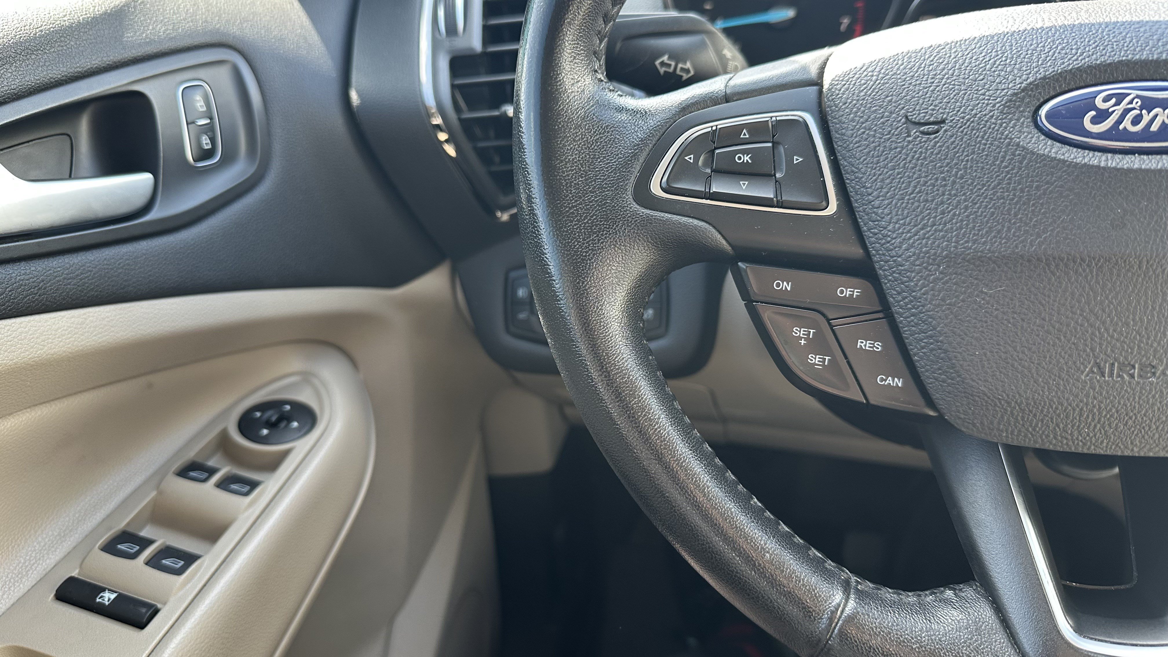 Used 2018 Ford Escape SEL AWD/4WD image 20
