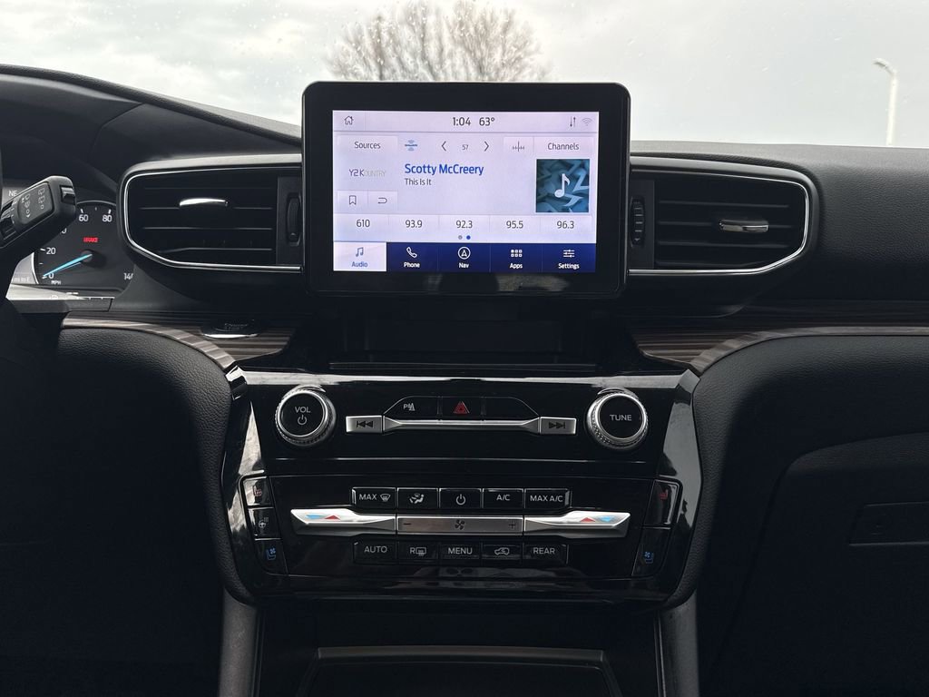 Used 2023 Ford Explorer Limited image 12