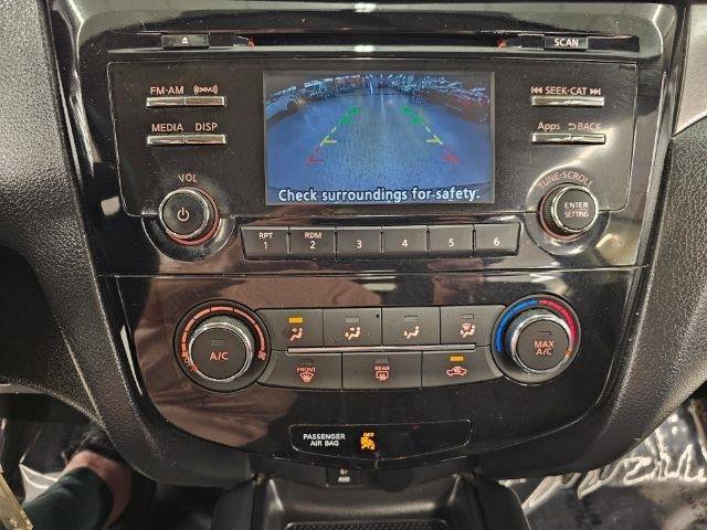 Used 2016 Nissan Rogue S AWD/4WD image 16
