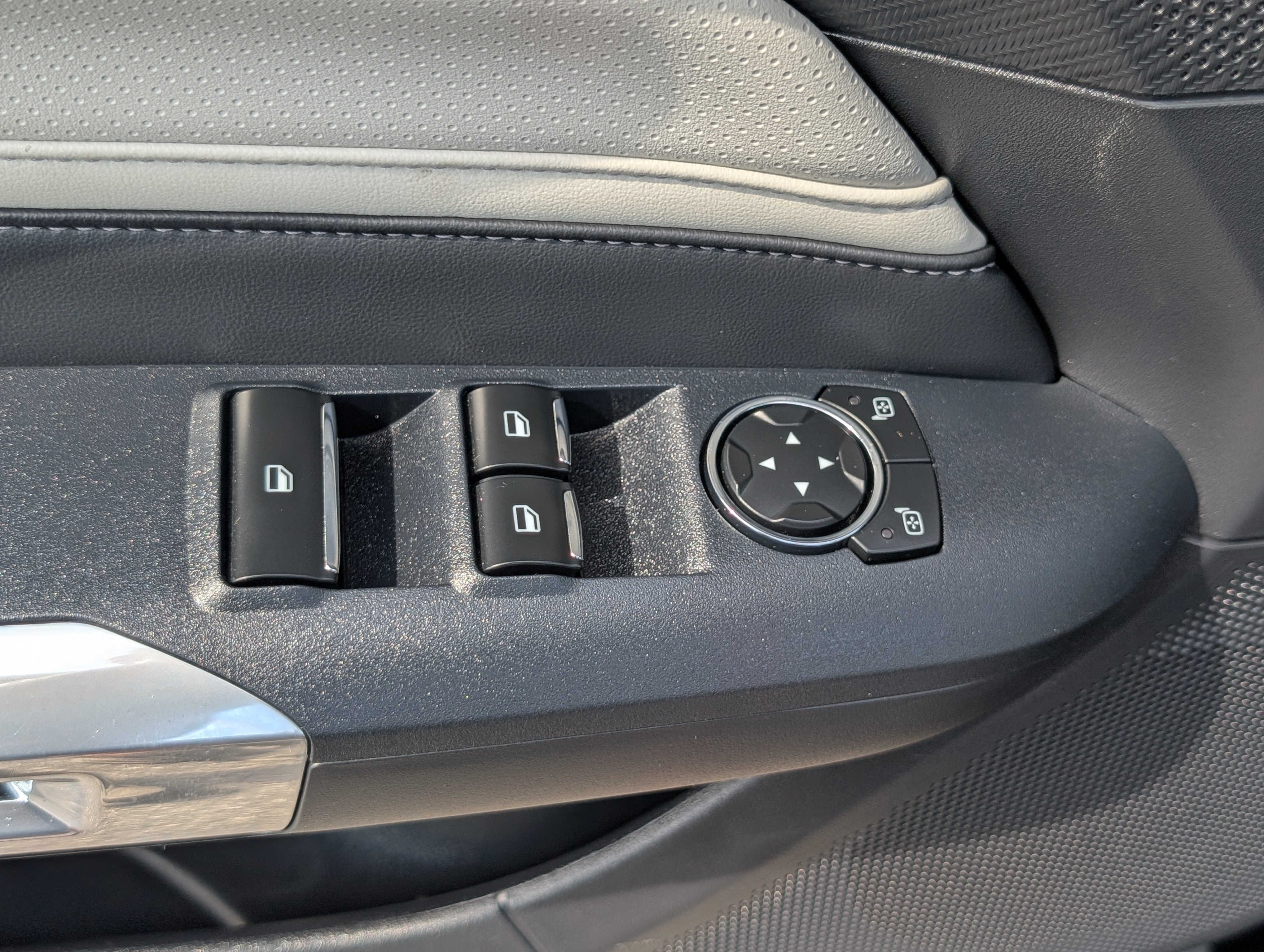 Used 2024 Ford Mustang Premium RWD image 17