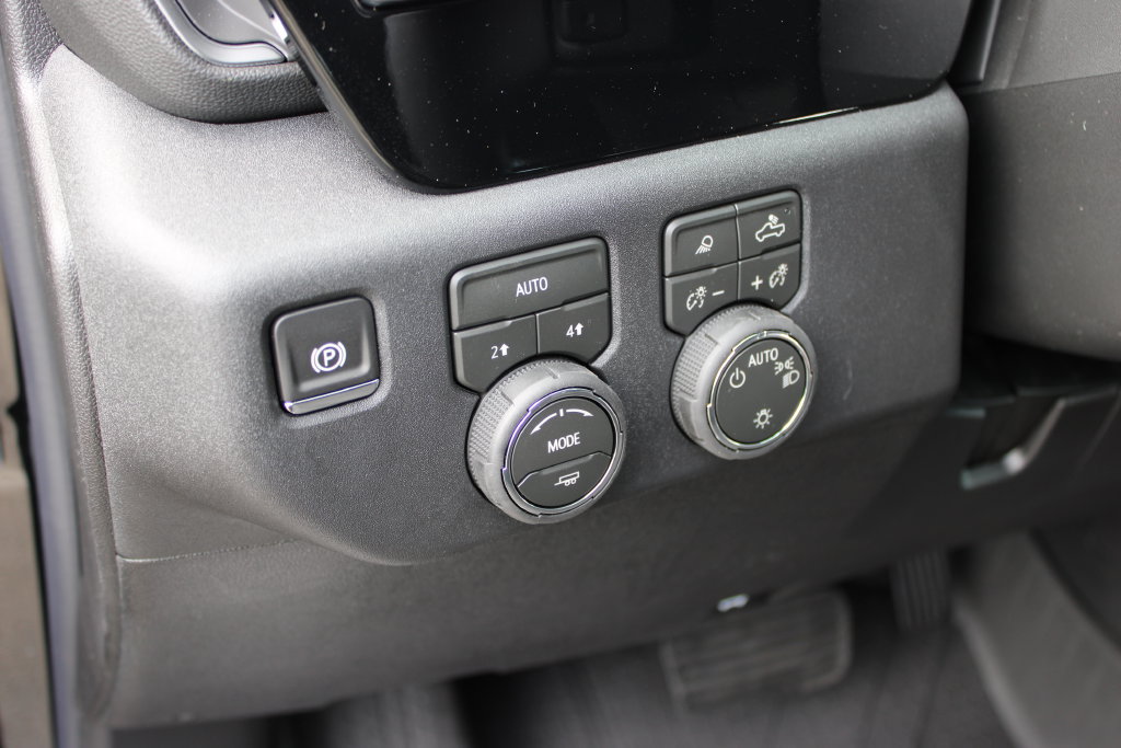 New 2026 Chevrolet Silverado 1500 LT w/ Safety Package AWD/4WD image 17