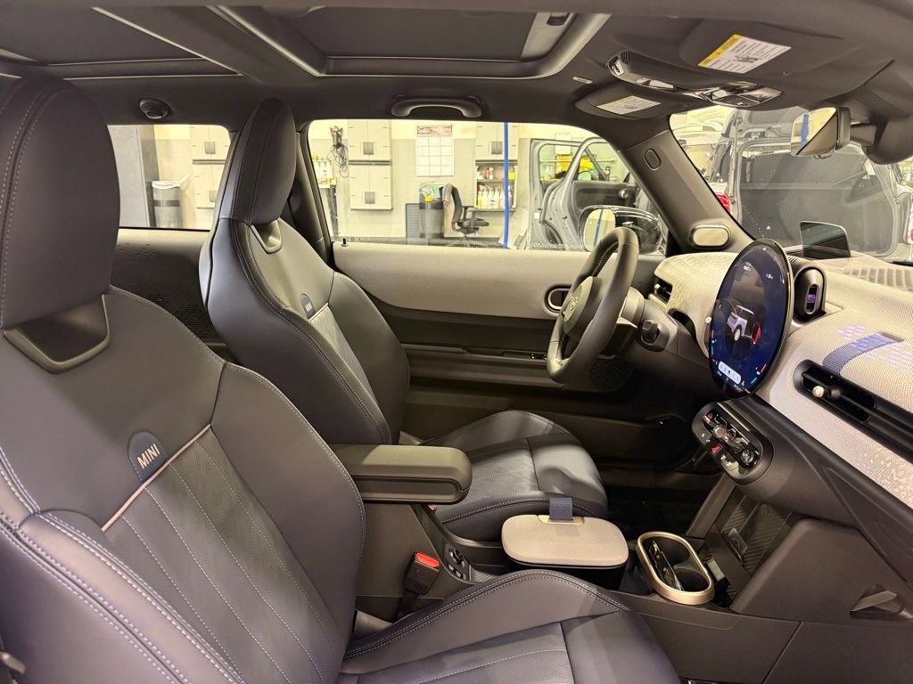 Used 2025 MINI Cooper S image 23