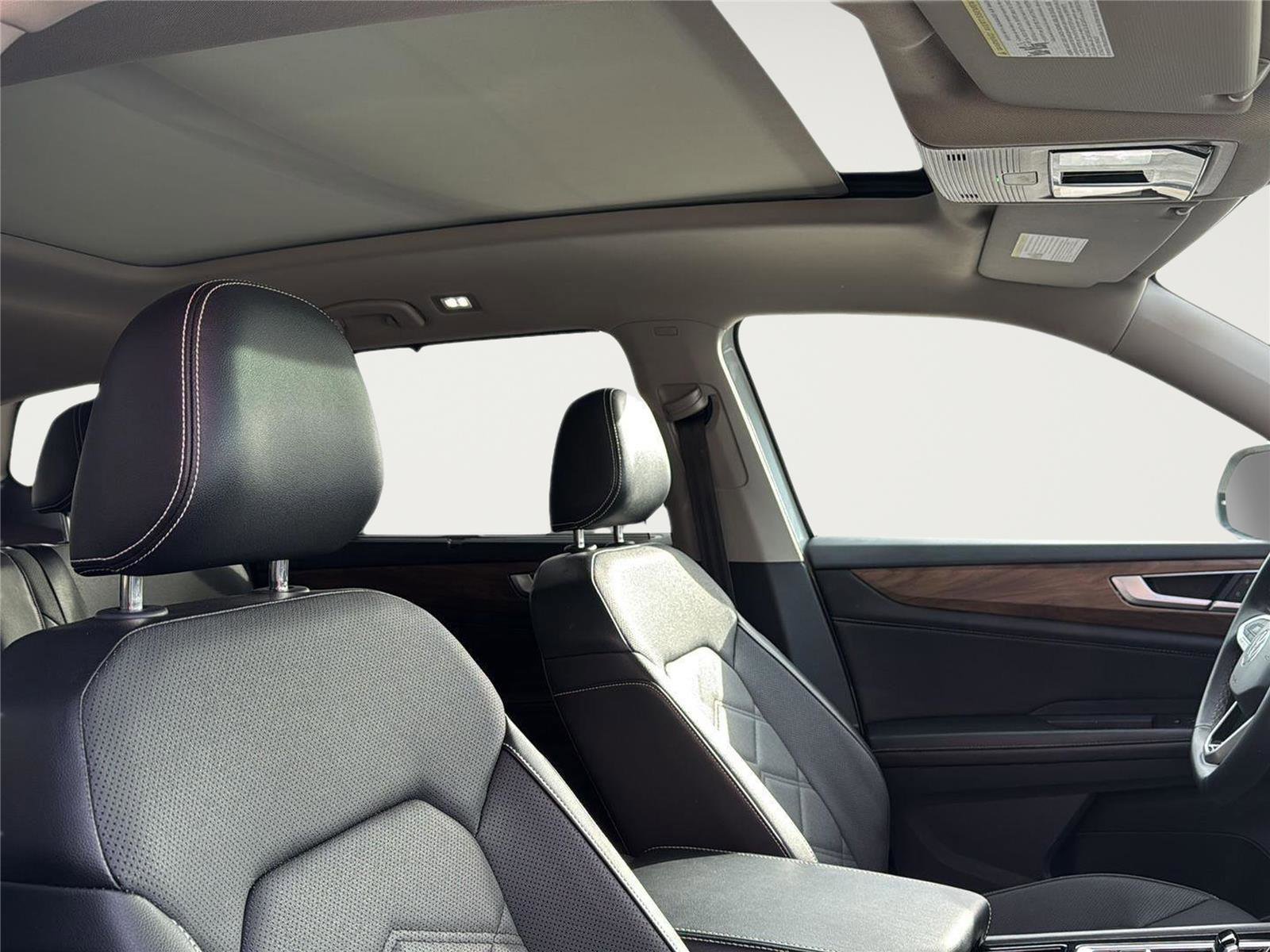 Used 2024 Volkswagen Atlas SE image 33