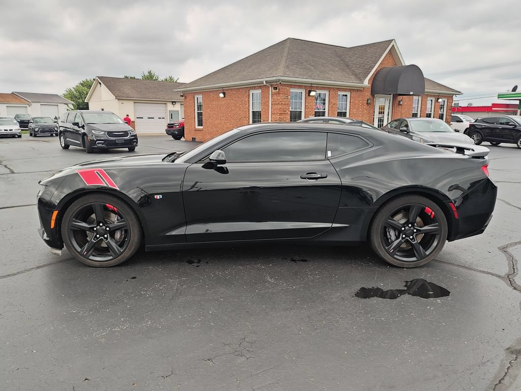 Used 2018 Chevrolet Camaro SS RWD image 2