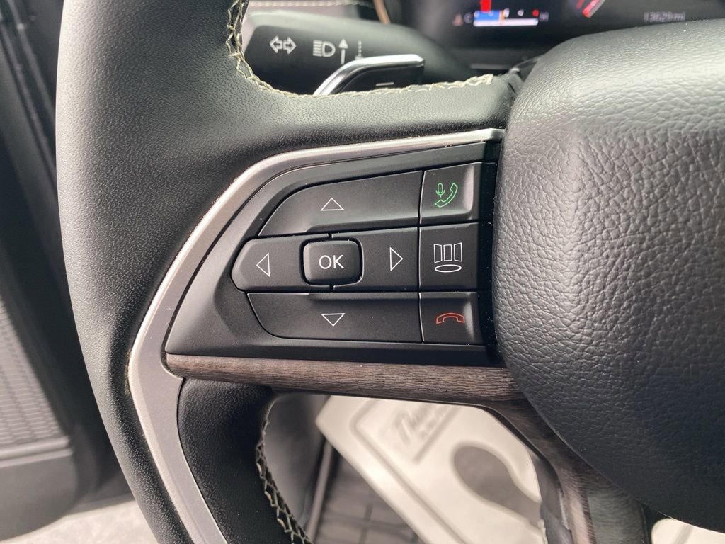 Used 2024 Jeep Grand Cherokee Limited AWD/4WD image 17