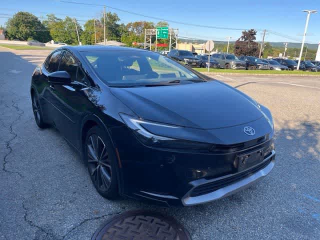 Used 2023 Toyota Prius XLE AWD/4WD image 3