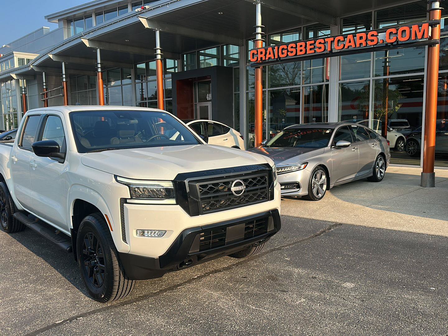 Used 2023 Nissan Frontier SV w/ Midnight Edition Package AWD/4WD image 8